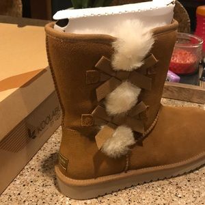 Kookaburra by Ugg boots